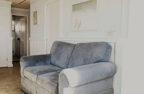 Matunuck House | Trestles Beach Front Cottage