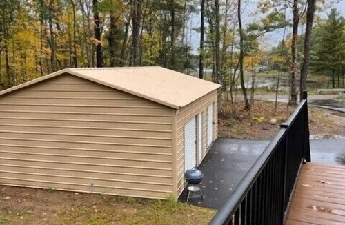 Hayward House | Tri Lake Home- Waterfront,4 acres of Land Between 3 lakes- Big Discount!