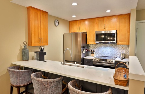 Harbor Springs Condo | Trout Creek Condo #108 - Harbor Springs Michigan