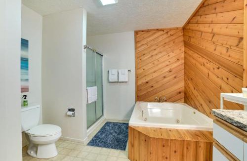 Harbor Springs Apartment | Trout Creek Resort Condo - 1 Mi to Nubs Nob!