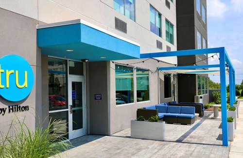 Clarksville Hotel | TRU By Hilton Clarksville