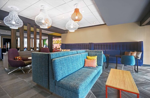 Gaylord Hotel | Tru By Hilton Gaylord, MI