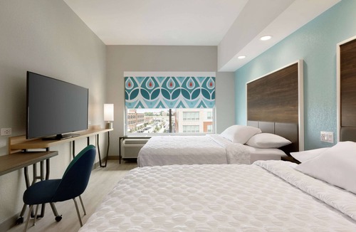 St. Charles Hotel | Tru by Hilton St. Charles St. Louis, MO