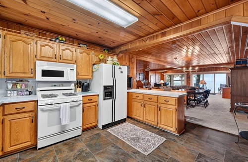Prudenville House | True Houghton Lakefront | Intimate Family Retreat