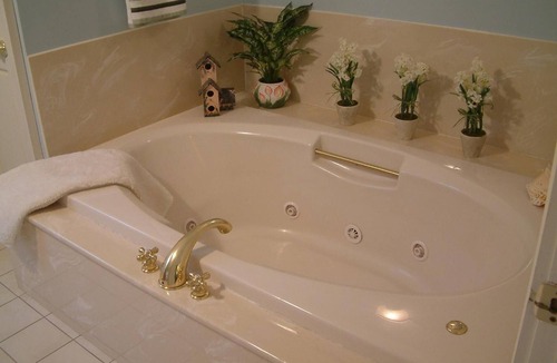 Granby Bed & Breakfast | Truman Gillet House Bed & Breakfast