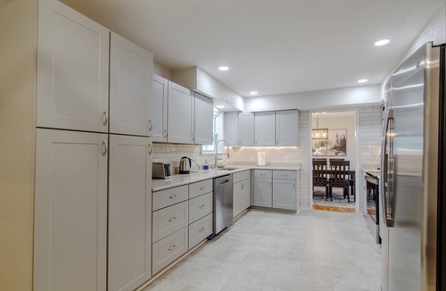 Clinton Other | Truman Lake Country Home: Circle Drive for Boats/Trailers & Family Friendly