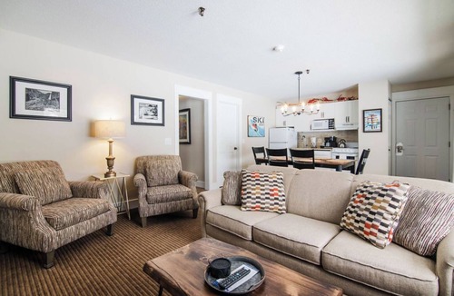 Boyne Falls Ski Chalet | Tucked Away: Steps to Lift: Sleeps 6