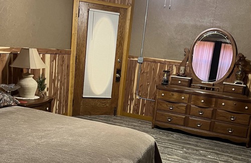 Osceola Cabin | Turkey Creek Barndominium home in country setting located in Osceola, Missouri