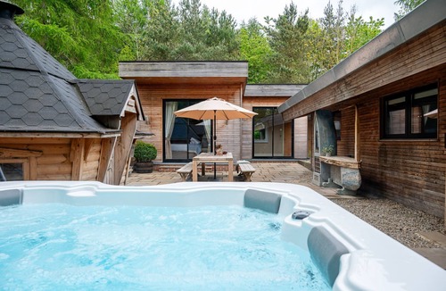 Richmond Cottage | Twenty One - a lodge that sleeps 12 guests in 6 bedrooms