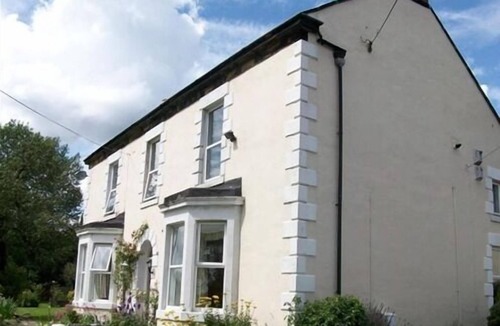 Newcastle-upon-Tyne Apartment | Two Bed Apartment-Private Bathroom-Field House
