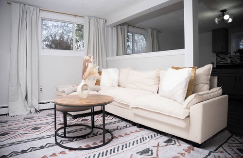 Revere House | Two Bedroom Home, 10min Downtown Boston, Logan Airport and Free Parking