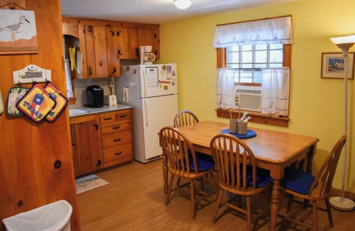 Dennis Port House | Two bedroom just .5 miles to Glendon Beach