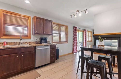 Logan Cabin | Two cabin property! Great for Groups! Amazing views and sunsets!