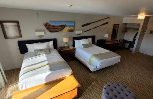 Liscomb Hotel | Two Double Bedded Main Lodge Hotel Room at Liscomb