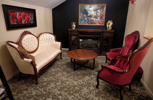 Liscomb Hotel | Two Double Bedded Main Lodge Hotel Room at Liscomb