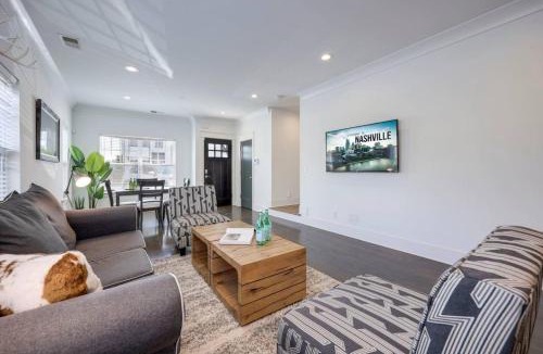 Charlotte Park House | Two Elegant Townhomes Perfect for Large Groups