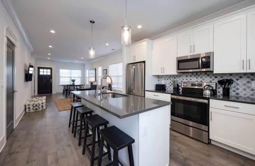 Charlotte Park Villa | Two Gorgeous Homes- 20 Guests- Amazing Location