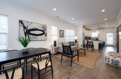 Charlotte Park Villa | Two Gorgeous Homes- 20 Guests- Amazing Location