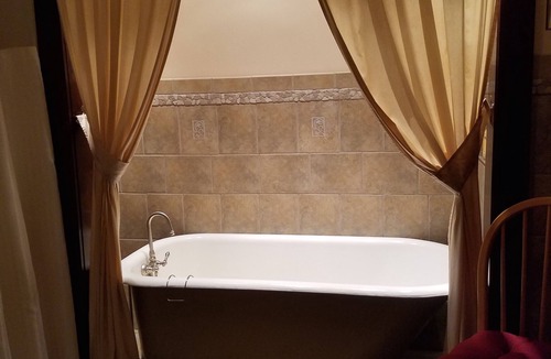 Manistee House | Two JULY Cancellations! ! Book Now!