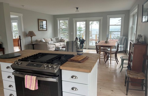Tenants Harbor House | Two seaside dog-friendly cottages with beautiful views, walking trails & privacy