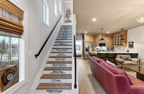 Talbot's Corner House | Two Stylish Homes + Hot Tub + Rooftop Lounge + Skyline Views + Near Broadway