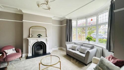 Whitley Bay House | Tynedale Coastal Retreat Whitley Bay Sleeps 9