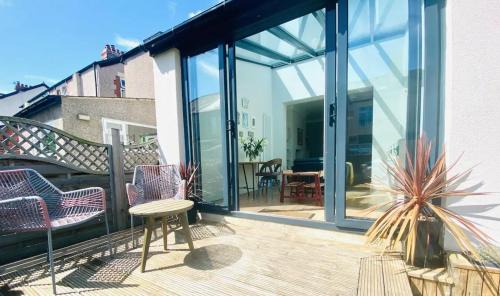 Whitley Bay House | Tynedale Coastal Retreat Whitley Bay Sleeps 9