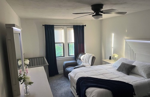 Plum House | U.S open Oakmont home! 4 minutes away! Walking distance!