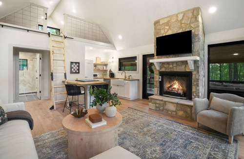 Rockbridge Cottage | Uckor's Cottage | Hocking Hills, 5 Acres, Hot Tub