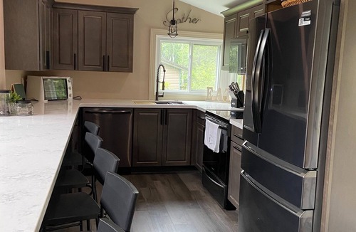 Ellicottville House | Ultimate Ellicottville Ski Experience: Cozy, comfortable and sleeps 14