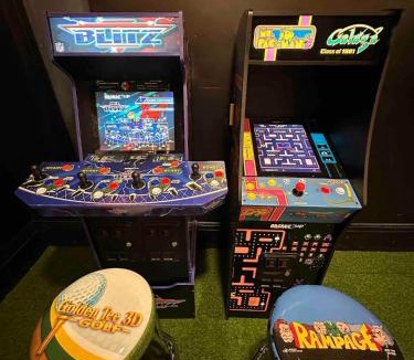 Quail Creek House | Ultimate Game Night Getaway Hot Tub, Arcade & Fun