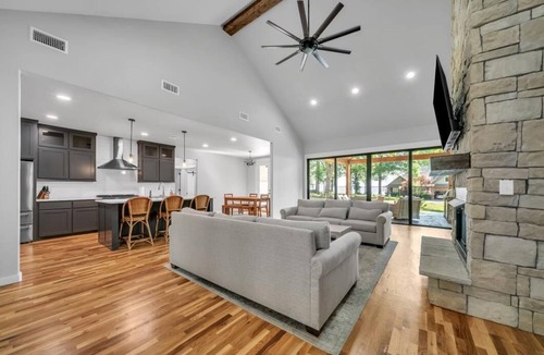 Afton House | Ultimate golf & lake Retreat, Hot Tub, Lake Views, Great Location