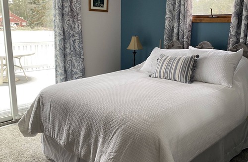Lake Manuka House | Ultimate lakefront paradise - Spring, Summer, Fall which season is right for you