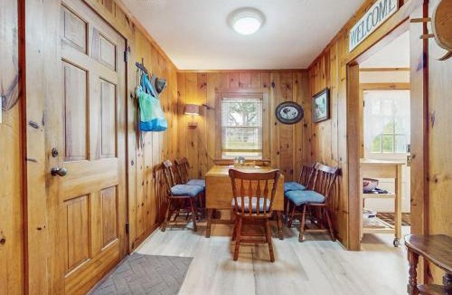Dennis Port House | Uncle Rolfs Cozy Cottage
