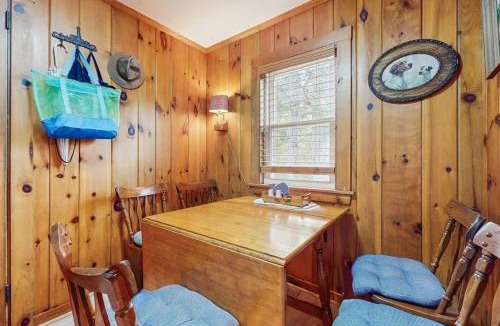 Dennis Port House | Uncle Rolfs Cozy Cottage