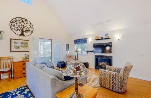 Glen Arbor House | Uncle Warren's Retreat