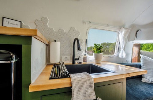 Dundee House | Unique Cozy Argosy Airstream with hot-tub, very private
