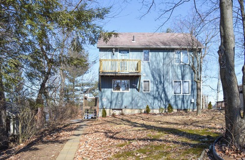 Southwick Cabin | Unique Island Stay w/Dock! Southwick Lake House