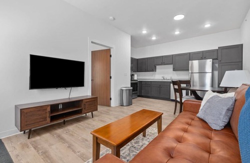 Neenah Apartment | Unit 23 at Fox Flats (1 Bed/Garage/Washer & Dryer)