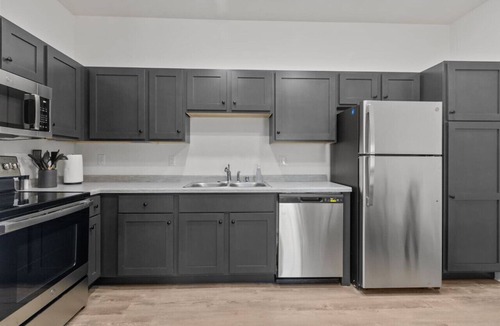 Neenah Apartment | Unit 23 at Fox Flats (1 Bed/Garage/Washer & Dryer)
