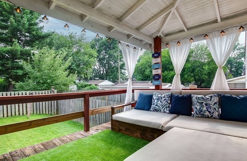 Wyandotte House | University home with private home theater!