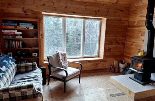 Cherryfield House | Unplug and Reconnect in a Peaceful Off-Grid Cabin for Relaxation and Nature Immersion in Beddington, Maine