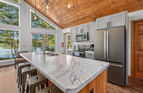 Eagle River House | Up North- Brand New- Lake Front House- 4 bedrooms, 3 baths