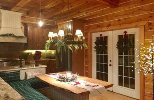 Clare Cabin | Up North Getaway Full Log Home on 40 acres