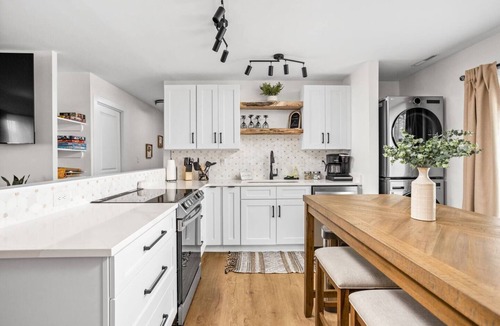 Noblesville House | Updated 3BR near Ruoff & Downtown