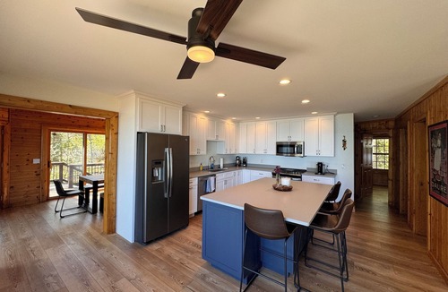 Northport Cabin | Updated 6-Bedroom Retreat on Grand Traverse Bay – Sleeps 14