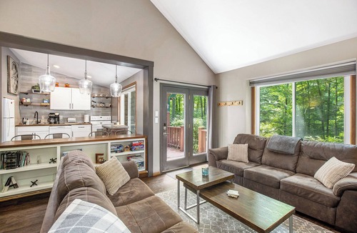 Bellaire Condo | Updated Cozy Cabin w/Loft at Schuss Mountain w/Resort Privileges