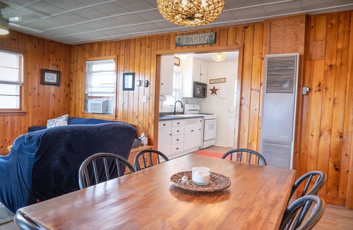 Delavan Cottage | Updated Lake Cottage with amazing sunset views & option for daily pier rental.