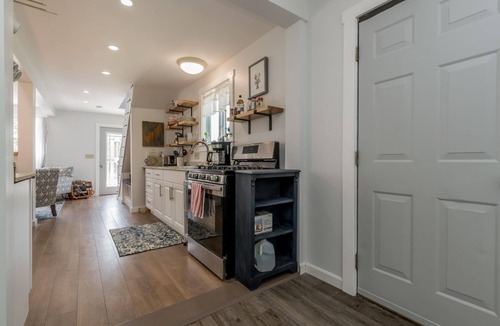 Long Island Cottage | Updated Long Island Maine Cottage