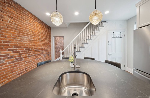 South Side Flats House | Updated Townhome in South Side